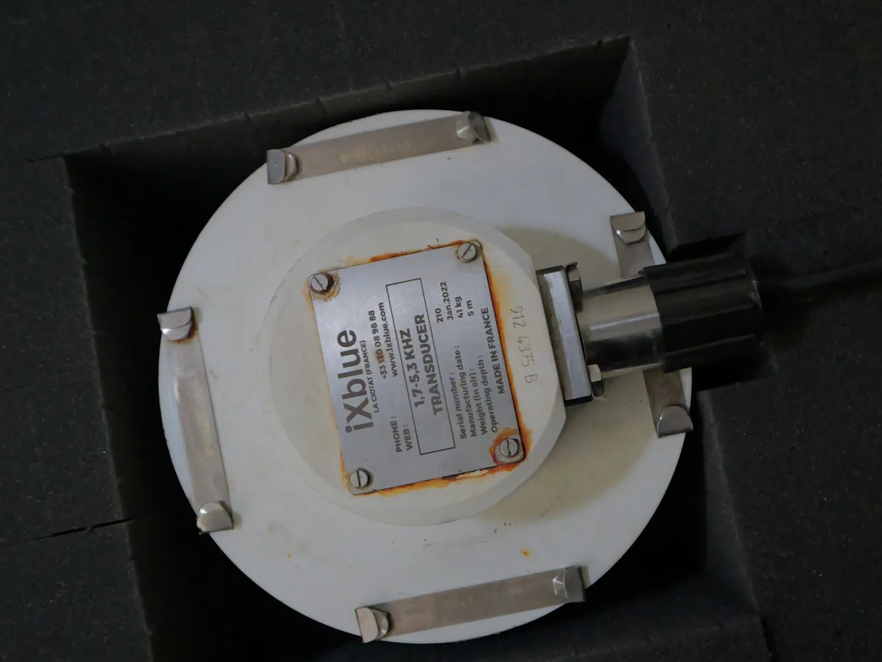 Transdutor do perfilador de subfundo iXblue Echoes 3500 T1, disponível para locação na WAMS